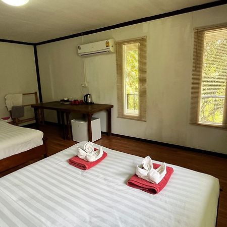 Khaosok River Camp Khao Sok National Park Exterior photo